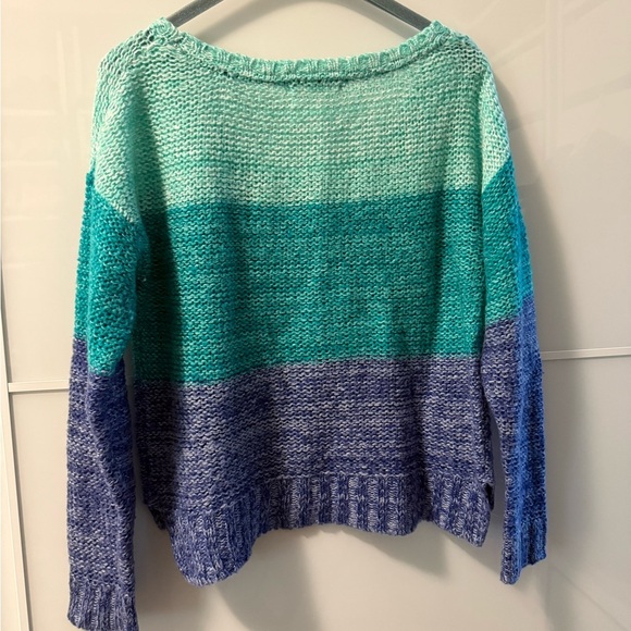 💸CLEARANCE 4 for $15💸 Garage Blue and Green Crew Neck Sweater - Picture 5 of 5